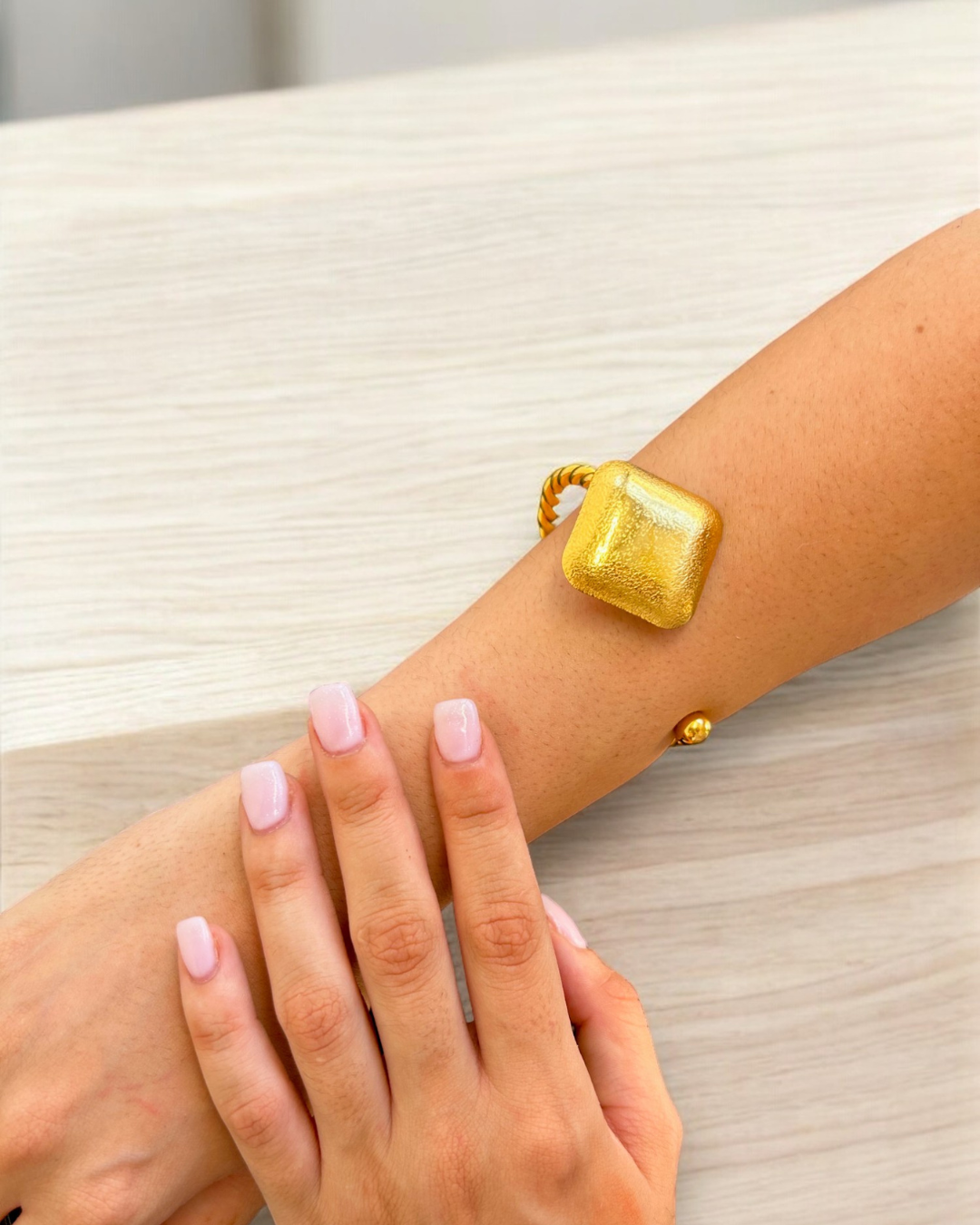 Brazalete Ancla Dorada